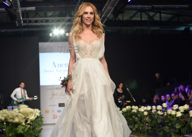 60 διάσημοι Έλληνες ντύνονται νύφες και γαμπροί για καλό σκοπό [pics]