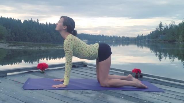 Ασκήσεις Yoga για να ξεκινήσεις με άλλη διάθεση τη μέρα σου!