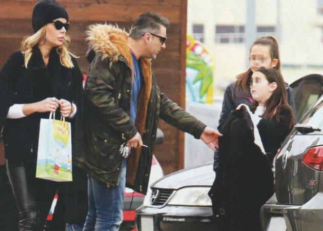 Θοδωρής Ζαγοράκης – Ιωάννα Λίλη: Βόλτες και ψώνια με την κόρη τους!