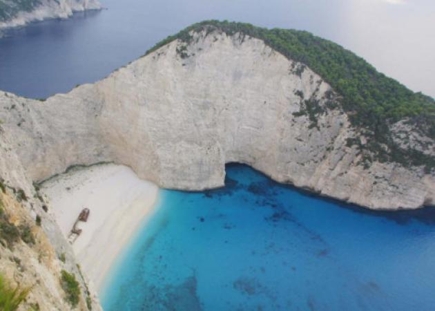 Τραγωδία στη Ζάκυνθο! 22χρονη σκοτώθηκε βγάζοντας selfie στο “Ναυάγιο”!