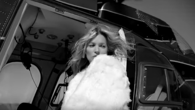 Η Kate Moss πρωταγωνιστεί στο νέο βίντεο του Saint Laurent
