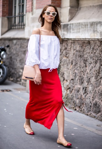Παρίσι με off-the-shoulders top