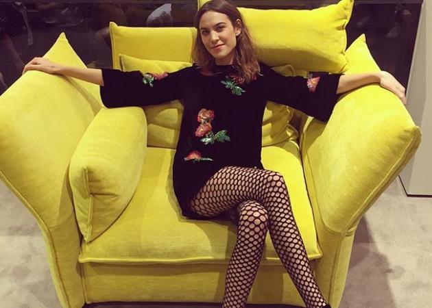 H Alexa Chung σχεδίασε την πρώτη της τσάντα και κοστίζει μόνο 25 λίρες!