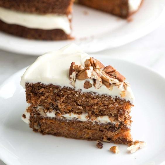 Carrot cake με κρέμα