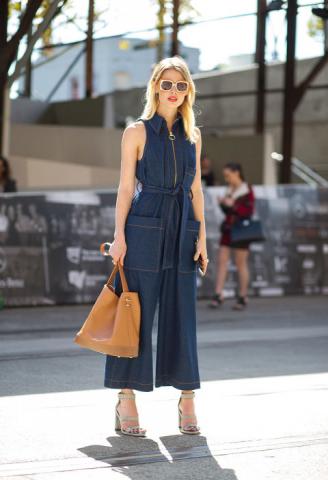 Σίδνεϊ με jumpsuit
