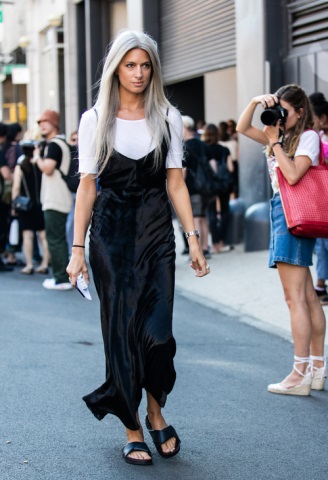 Νέα Υόρκη με slip dress
