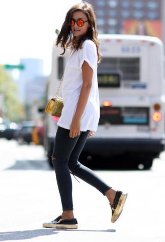 Νέα Υόρκη με skinny jeans & t-shirt