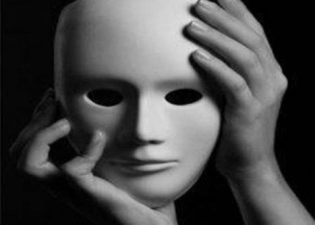 Δύσκολες ώρες για Έλληνα ηθοποιό – Πέθανε ο πατέρας του ανήμερα των γενεθλίων του