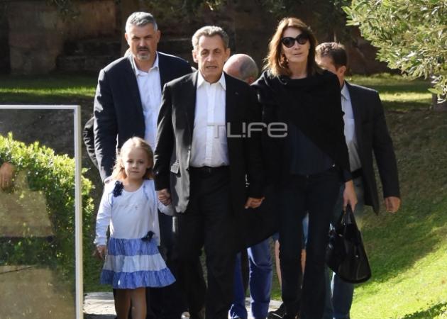 Περήφανοι γονείς ο Nicolas Sarkozy και η Carla Bruni! Η κόρη τους έκανε το πρώτο μάθημα ιππασίας! [vid]