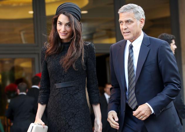 George και Αmal Clooney: Γιατί χάρισαν ακουστικά στους συνεπιβάτες τους στο αεροπλάνο;