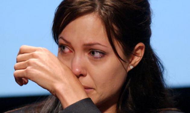 Γιατί δάκρυσε η Angelina Jolie; Βίντεο