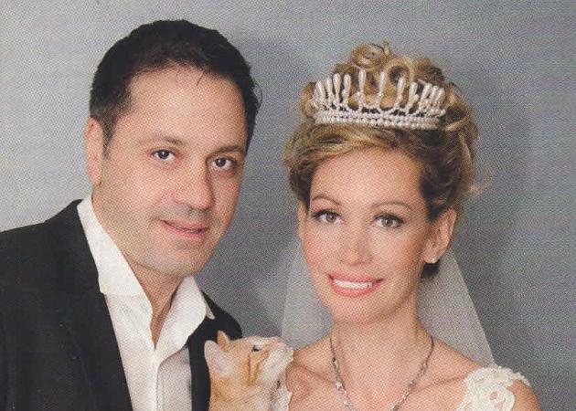 Άριελ Κωνσταντινίδη: Με τιάρα και μίνι νυφικό! Νέες φωτογραφίες από τον γάμο της!