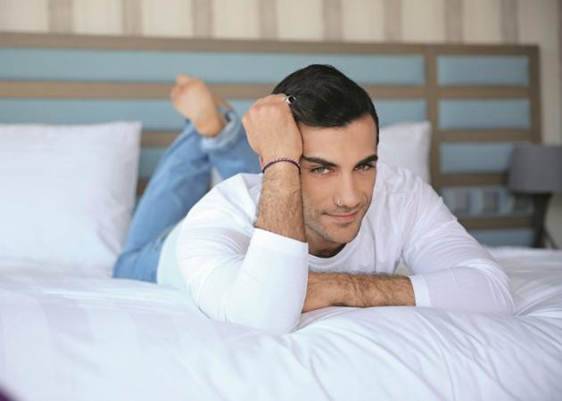 Αυγουστίνος Κούμουλος: Ο κούκλος πρωταγωνιστής της σειράς Στο Καλό Γλυκιά μου συμπεθέρα είναι ερωτευμένος!