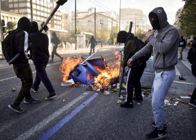 Πορεία για τον Αλέξανδρο Γρηγορόπουλο – Επεισόδια, οδοφράγματα και καταστροφές