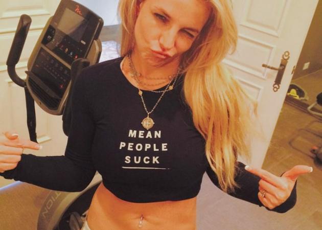 Britney Spears: Απαντά στους “haters” με μία φωτογραφία των κοιλιακών της