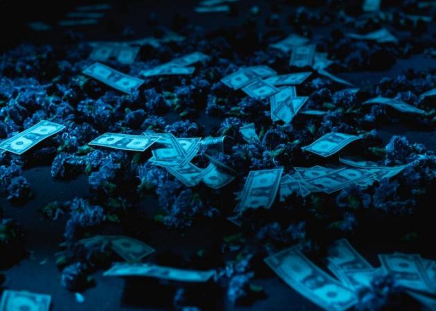 Αυτό είναι το νυχτερινό κέντρο που «ρέει» το χρήμα επί σκηνής!