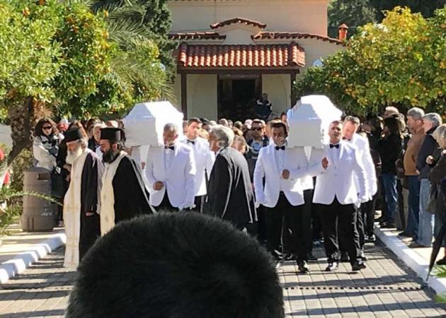 Θρήνος στη Νέα Σμύρνη – Το τελευταίο αντίο στον Βασίλη και τον Σταύρο