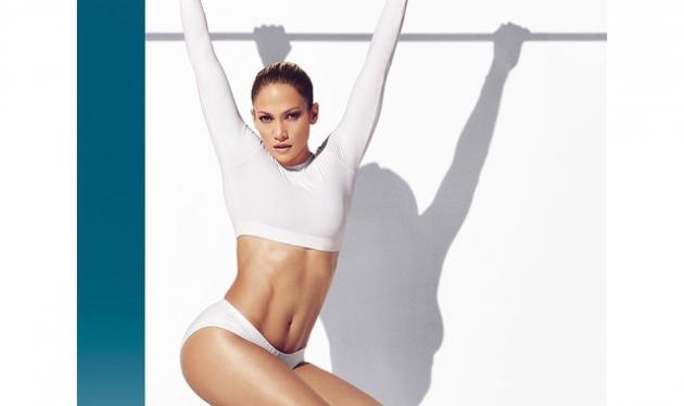 Η 45χρονη Jennifer Lopez μας δείχνει τους καταπληκτικούς κοιλιακούς της