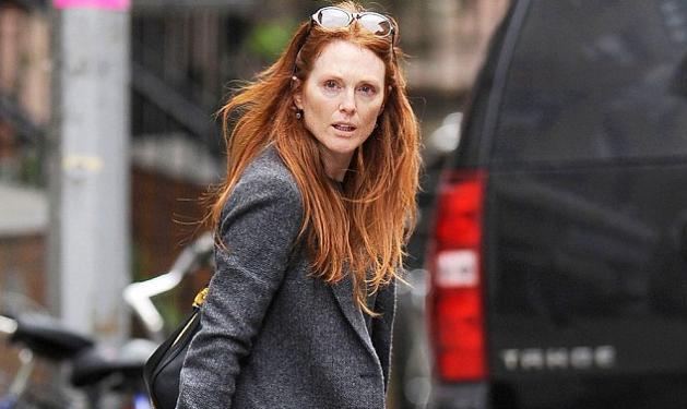 H Julianne Moore κυκλοφορεί στη Νέα Υόρκη χωρίς ίχνος μακιγιάζ!