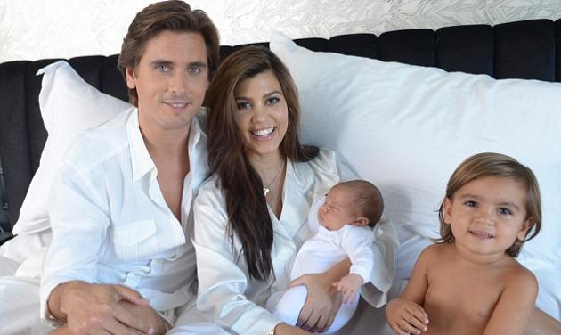 H K. Kardashian ποζάρει με την νεογέννητη κόρη της και τους άντρες της ζωής της!