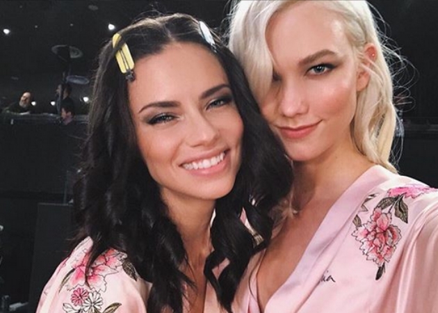 Αυτό που έκανε η Karlie Kloss στο πρόσωπό της πριν το show των Αγγέλων μπορείς να το κάνεις κι εσύ! Είναι free!