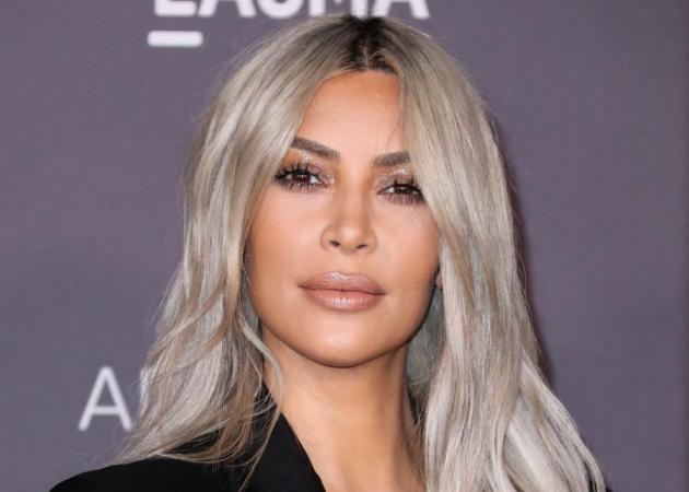 Kim Kardashian: τελείωσε η εποχή που ήταν ξανθιά;