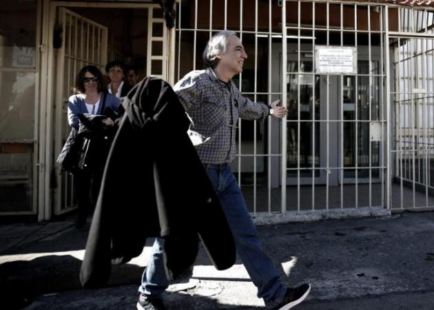 Ο Παρασκευόπουλος έβγαλε και τον Κουφοντίνα! Αυτά λέει η νομοθεσία