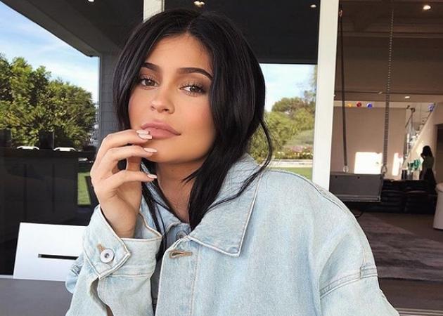 H Kylie Jenner έκοψε τα μαλλιά της κοντά και το έδειξε στο Snapchat!