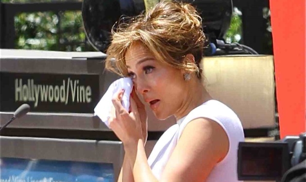 H Jennifer Lopez έβαλε τα κλάματα! Απέκτησε το δικό της “αστέρι” – Φωτογραφίες