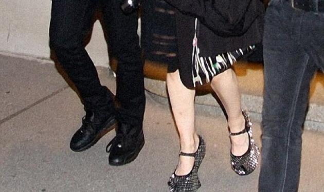 Ποια διάσημη τραγουδίστρια φόρεσε αυτά τα παπούτσια;