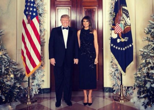 Ντόναλντ και Μελάνια Τραμπ σας εύχονται «Καλά Χριστούγεννα»