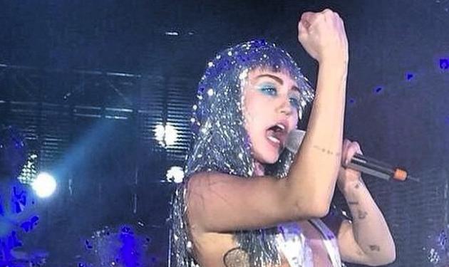 Miley Cyrus: Νέα προκλητική εμφάνιση και οι φωτογραφίες που την δείχνουν να κάνει ναρκωτικά!