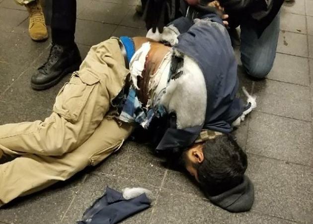Νέα Υόρκη: Η στιγμή της σύλληψης του δράστη που αποπειράθηκε να ανατινάξει τον σταθμό λεωφορείων