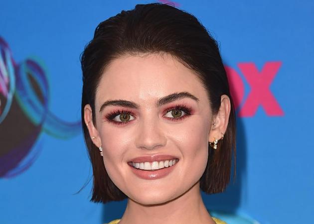 Η Lucy Hale βάζει στα σπυράκια της κάτι που υπάρχει στην κατάψυξη!