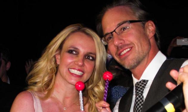 H Britney Spears παντρεύεται για τρίτη φορά και δείχνει το δαχτυλίδι της!