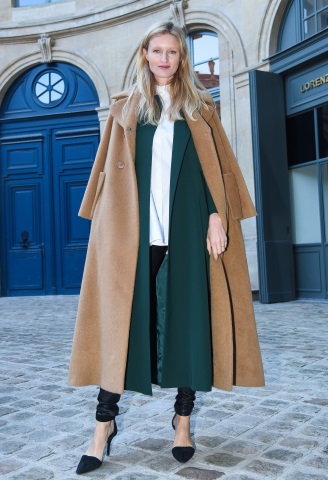Παρίσι με color-blocking σύνολο