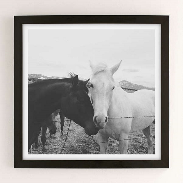 9 | Κάδρο Urban Outfitters