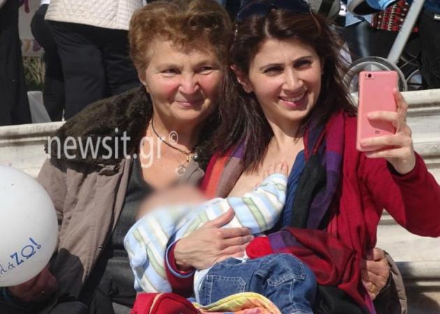 Ζάππειο: Πλημμύρισε παιδικά χαμόγελα! Μητέρες θήλασαν τα μωρά τους