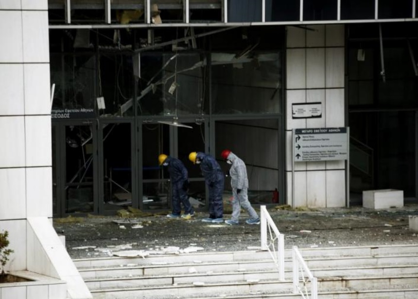 Τρομοκρατική επίθεση στο Εφετείο: «Καθαρό» το καλάσνικοφ, «τυφλές» οι κάμερες – Ψάχνουν το οπλοστάσιο των τρομοκρατών