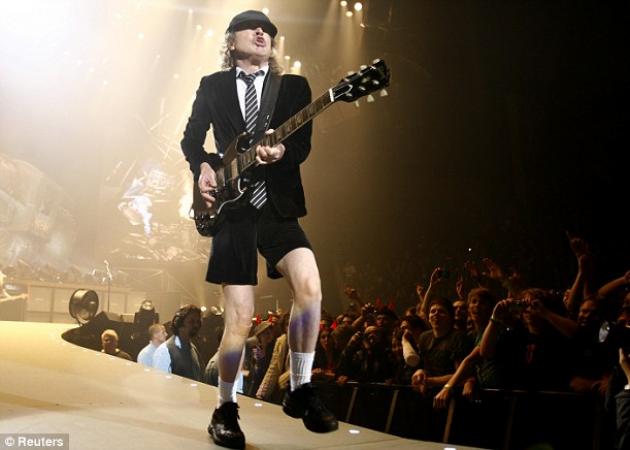 Πέθανε ο θρυλικός κιθαρίστας των AC/DC