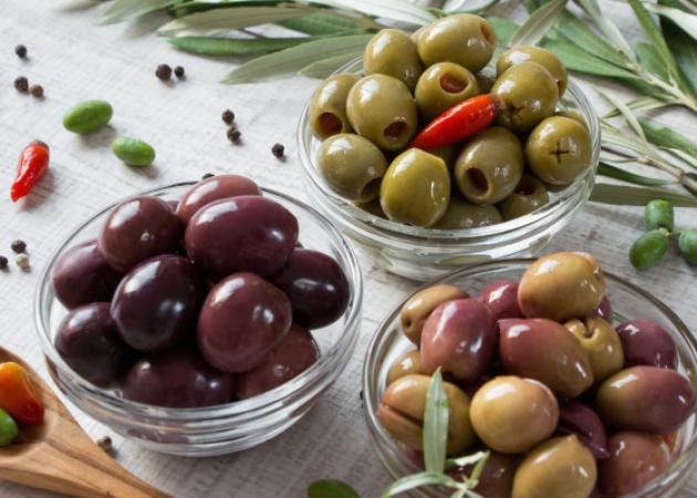 Όχι ένα, ούτε δύο… Τα 20 (!) οφέλη που έχουν οι ελιές για την υγεία σου