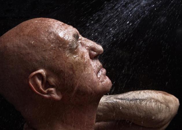 Καύσωνας: Ποιοι πρέπει να ΜΗΝ κάνουν κρύα ντους – Προσοχή!