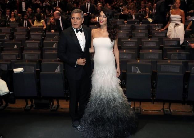George Clooney – Amal Alamuddin: Η εντυπωσιακή εμφάνιση στο κόκκινο χαλί και η ερωτική εξομολόγηση του George!