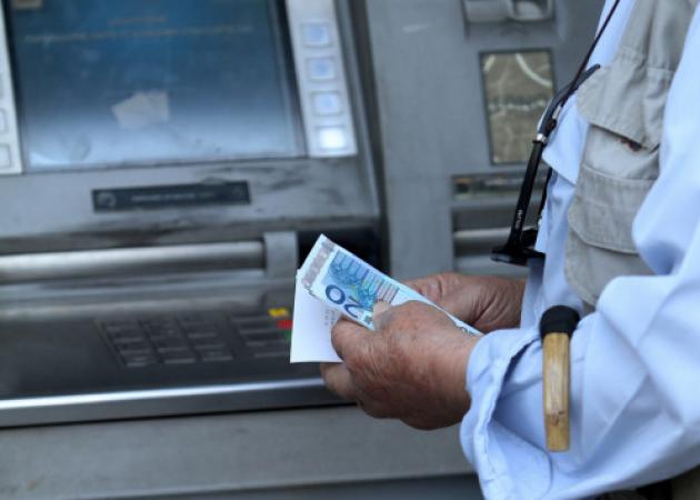 Capital controls: Ανάληψη ως 2.000 το μήνα – Πότε έρχονται οι αλλαγές