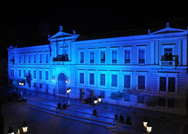 Στις 15 Σεπτεμβρίου, το Κεντρικό Κατάστημα της Εθνικής Τράπεζας φωτίσθηκε με το μπλε χρώμα της Δημοκρατίας