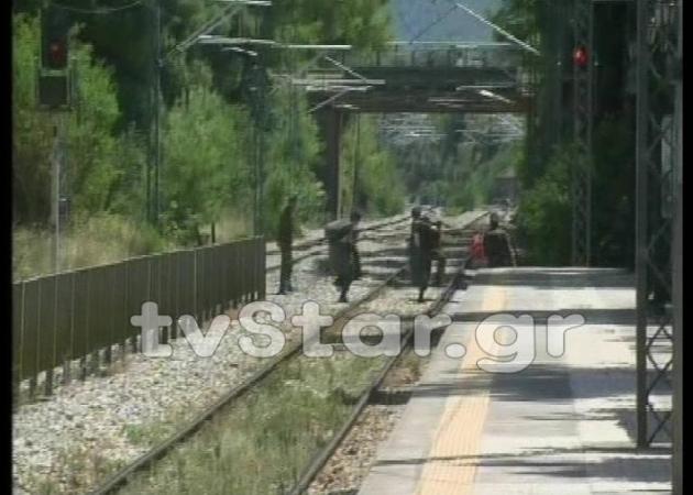 Στρατιώτης παρασύρθηκε από τρένο – Τα ακουστικά και το μοιραίο «κόψιμο» δρόμου