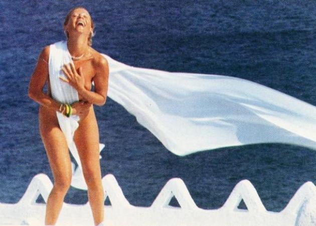 Ζωή Λάσκαρη: Η γυμνή φωτογράφιση στο Playboy που έγραψε ιστορία [pics]