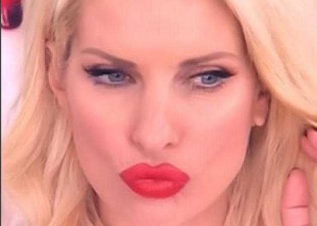 Ελένη Μενεγάκη: Το ταξίδι στις Σεϊχέλες και η φωτογραφία από την Αθήνα!