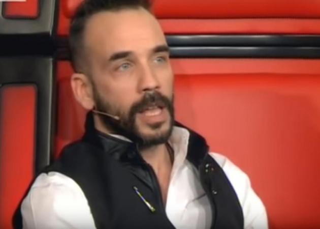 The Voice – Battles: Απίστευτη ατάκα Μουζουράκη – “Είσαι σαν τον Ντένις τον τρομερό μετά την αποτοξίνωση”