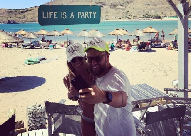Γιάννης Βαρδής – Νατάσα Σκαφιδά: Pre wedding party στην παραλία! [pics]